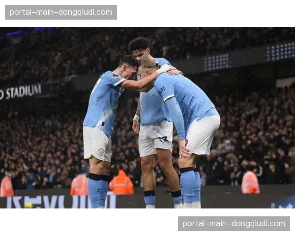 布雷斯特对阵克莱蒙，主队前锋进球后因伤被换下